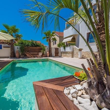 Apartments "Villa Antisin" With Heated Pool Zadar Eksteriør bilde