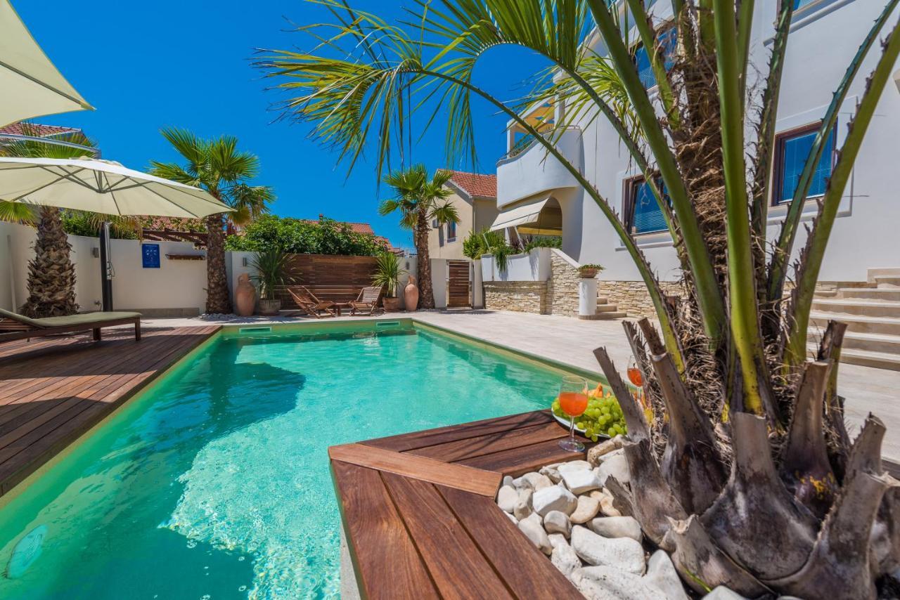 Apartments "Villa Antisin" With Heated Pool Zadar Eksteriør bilde