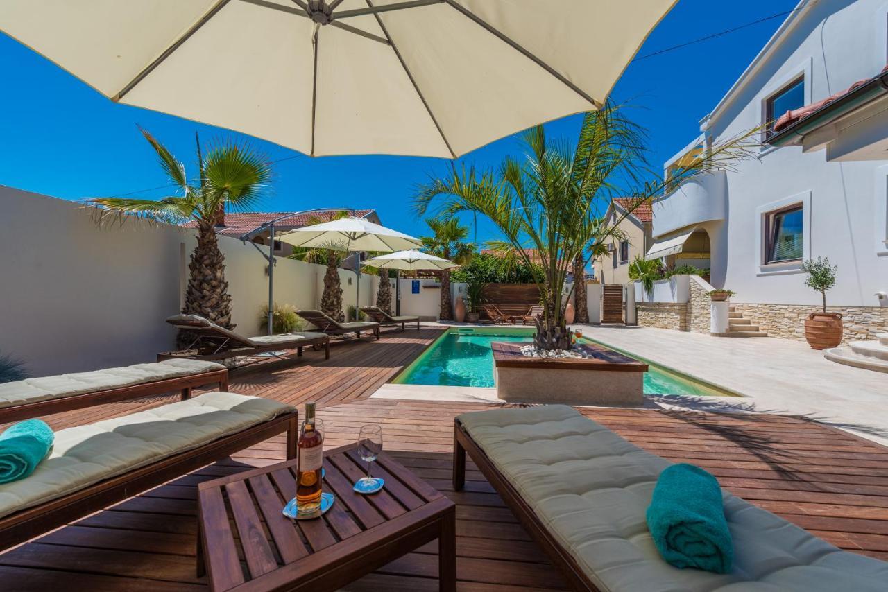 Apartments "Villa Antisin" With Heated Pool Zadar Eksteriør bilde