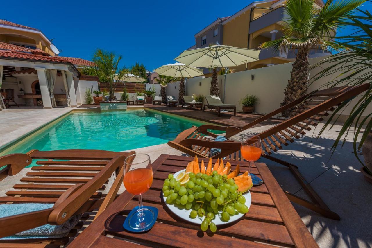 Apartments "Villa Antisin" With Heated Pool Zadar Eksteriør bilde