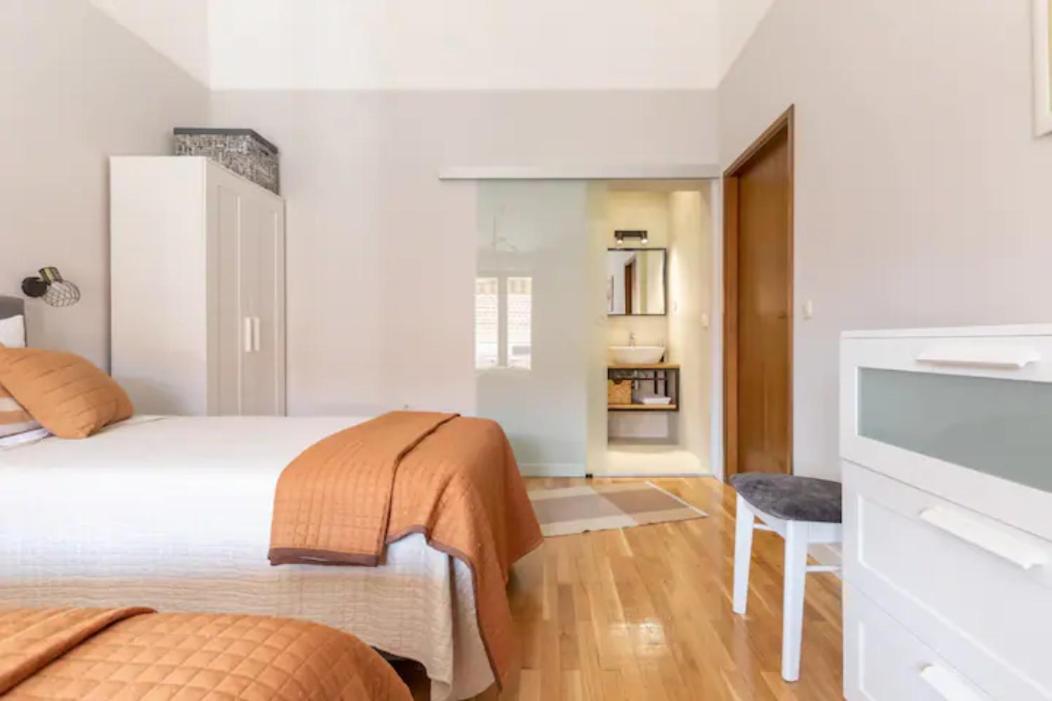 Apartments "Villa Antisin" With Heated Pool Zadar Eksteriør bilde