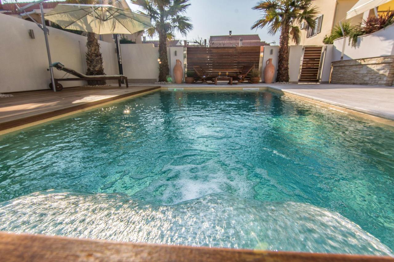 Apartments "Villa Antisin" With Heated Pool Zadar Eksteriør bilde
