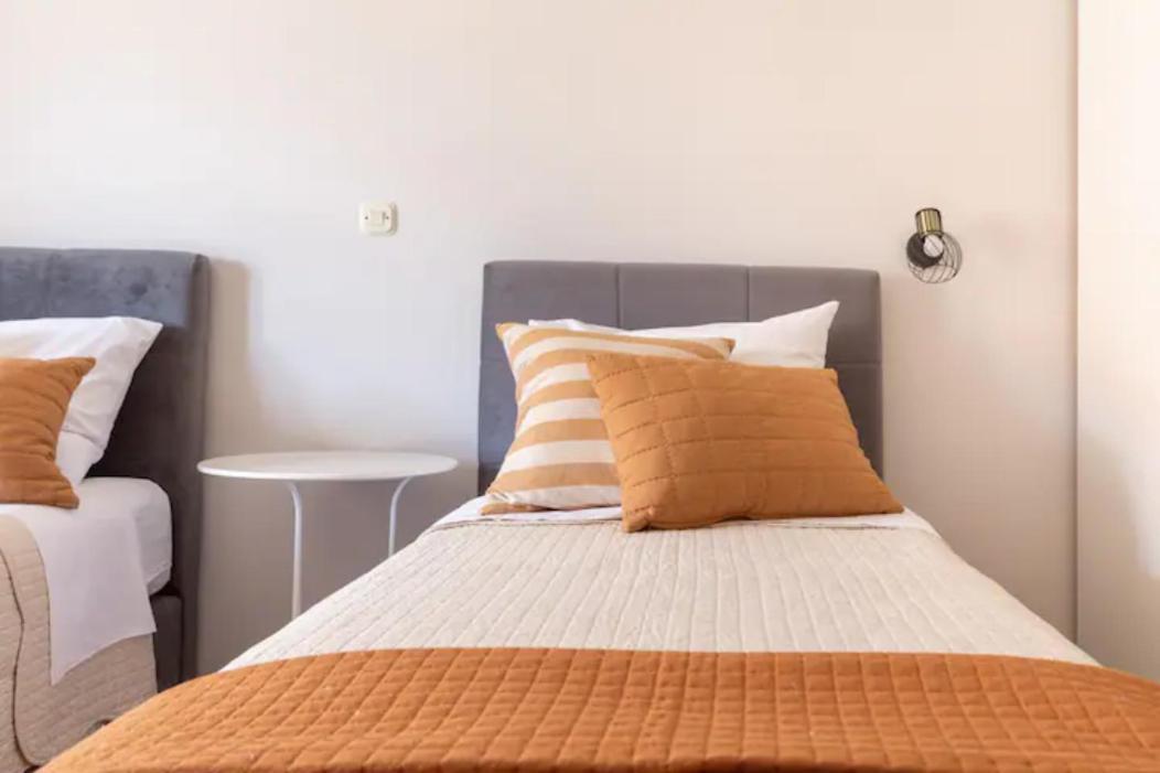 Apartments "Villa Antisin" With Heated Pool Zadar Eksteriør bilde
