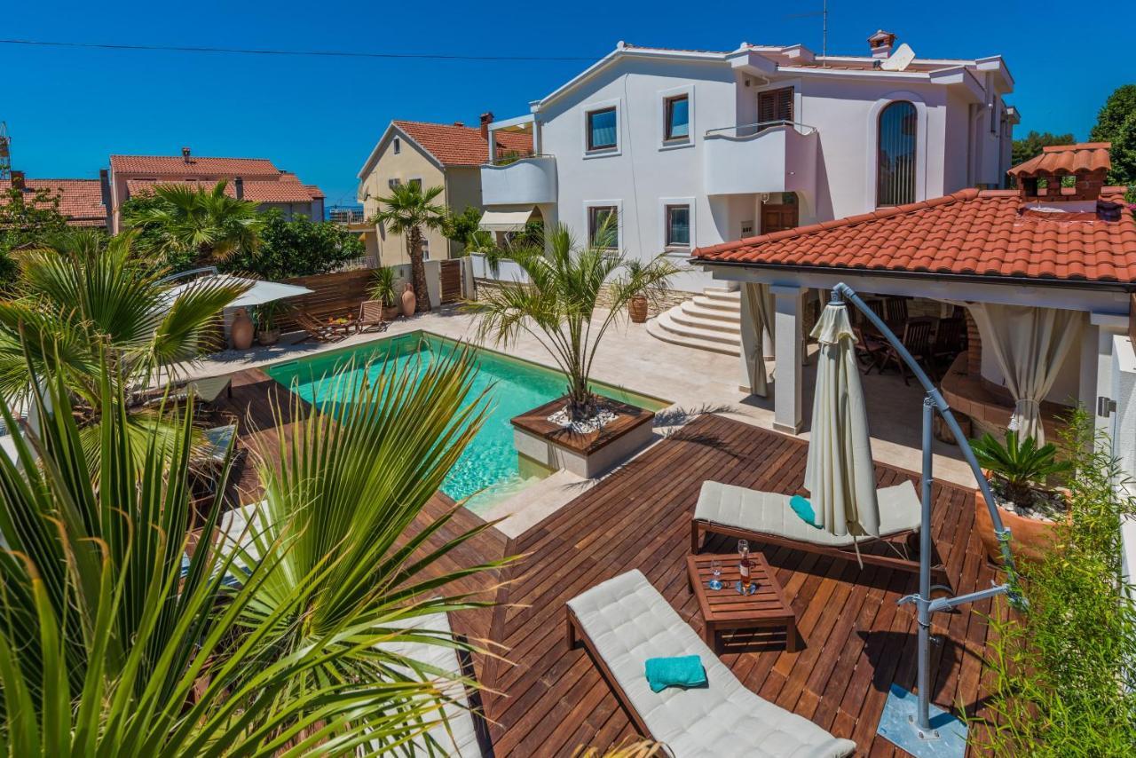 Apartments "Villa Antisin" With Heated Pool Zadar Eksteriør bilde