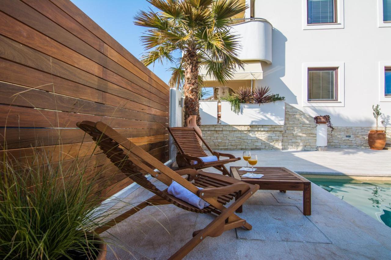 Apartments "Villa Antisin" With Heated Pool Zadar Eksteriør bilde