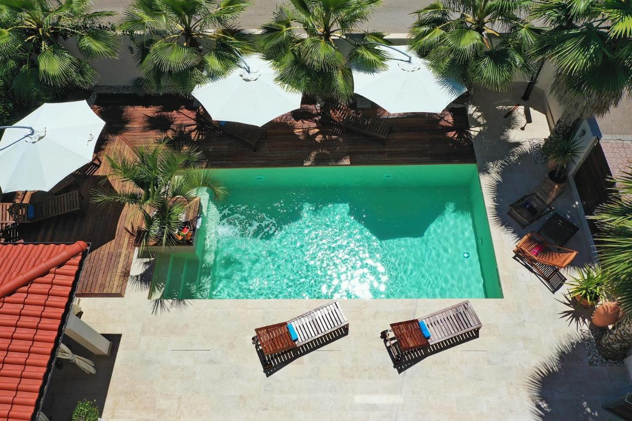 Apartments "Villa Antisin" With Heated Pool Zadar Eksteriør bilde