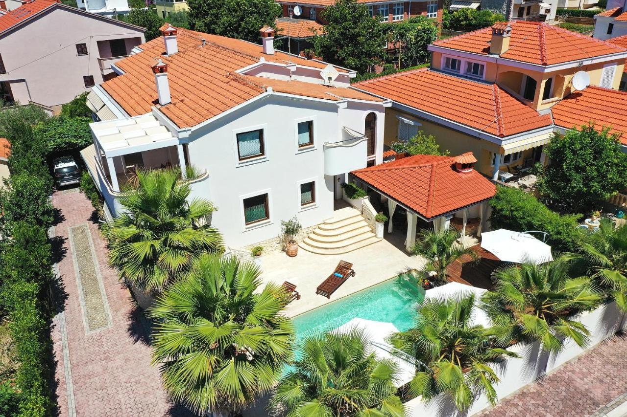 Apartments "Villa Antisin" With Heated Pool Zadar Eksteriør bilde