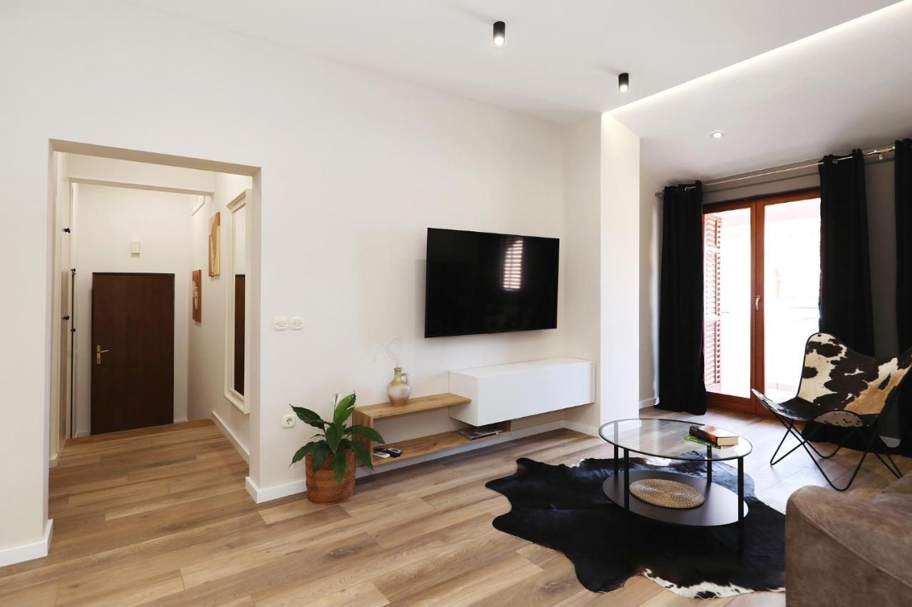 Apartments "Villa Antisin" With Heated Pool Zadar Eksteriør bilde